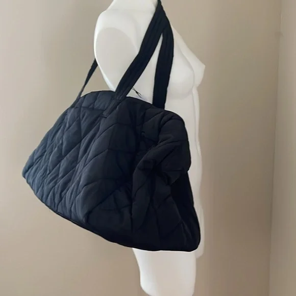 (NWT) Vera Bradley Women's Quilted Outlet Cotton Large Travel Black Duffel Bag